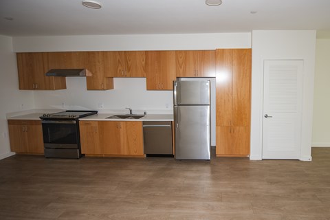 Floor plan for 2 beds, 1 bath, 751 sqft